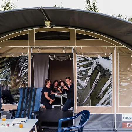 Lüks kamp alanı Tent On The Edge Of A Forest, 30 Km From Luxembourg *