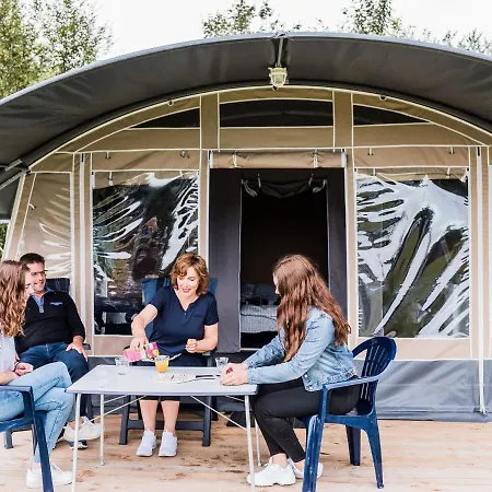 Lüks kamp alanı Tent On The Edge Of A Forest, 30 Km From Luxembourg *
